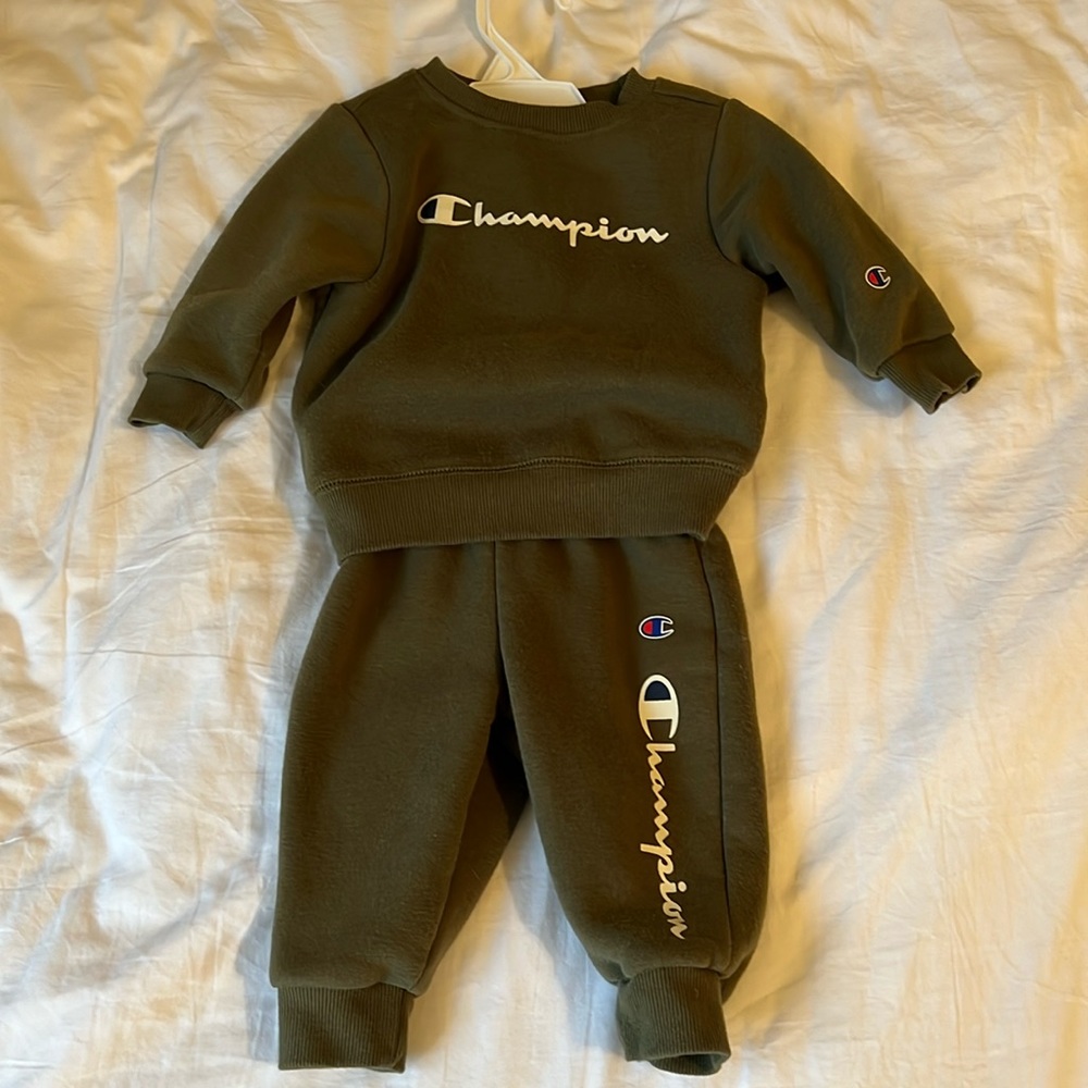 Champion sweatshirt and sweatpants